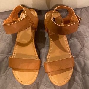 Soda chunky "wood look" heels